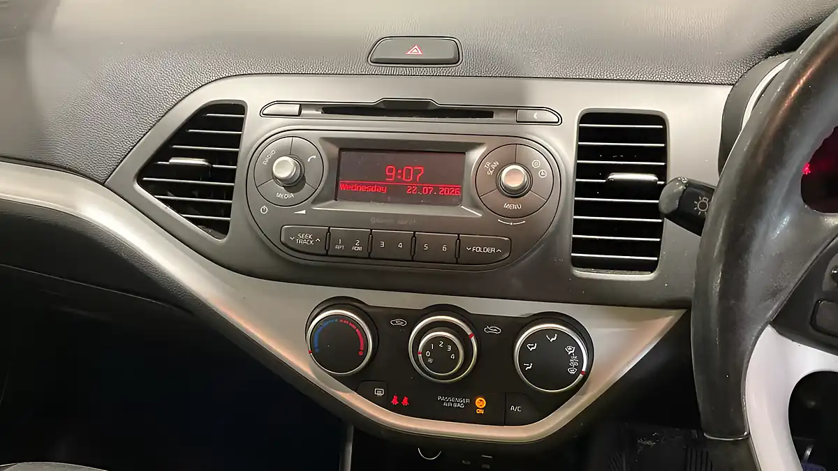 Used 2016 Kia Picanto 1 Air White - Interior and Exterior details 13