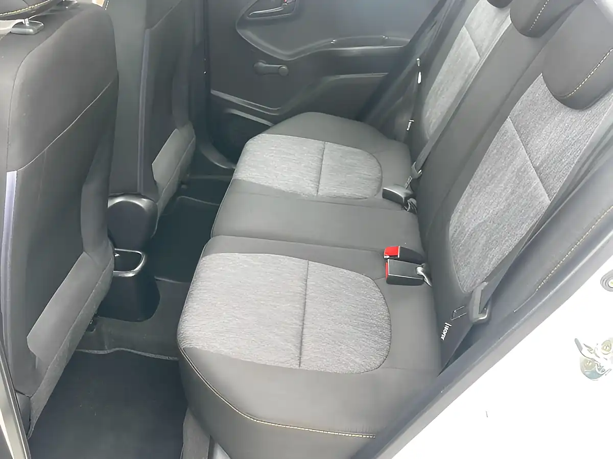 Used 2016 Kia Picanto 1 White - Interior and Exterior details 16