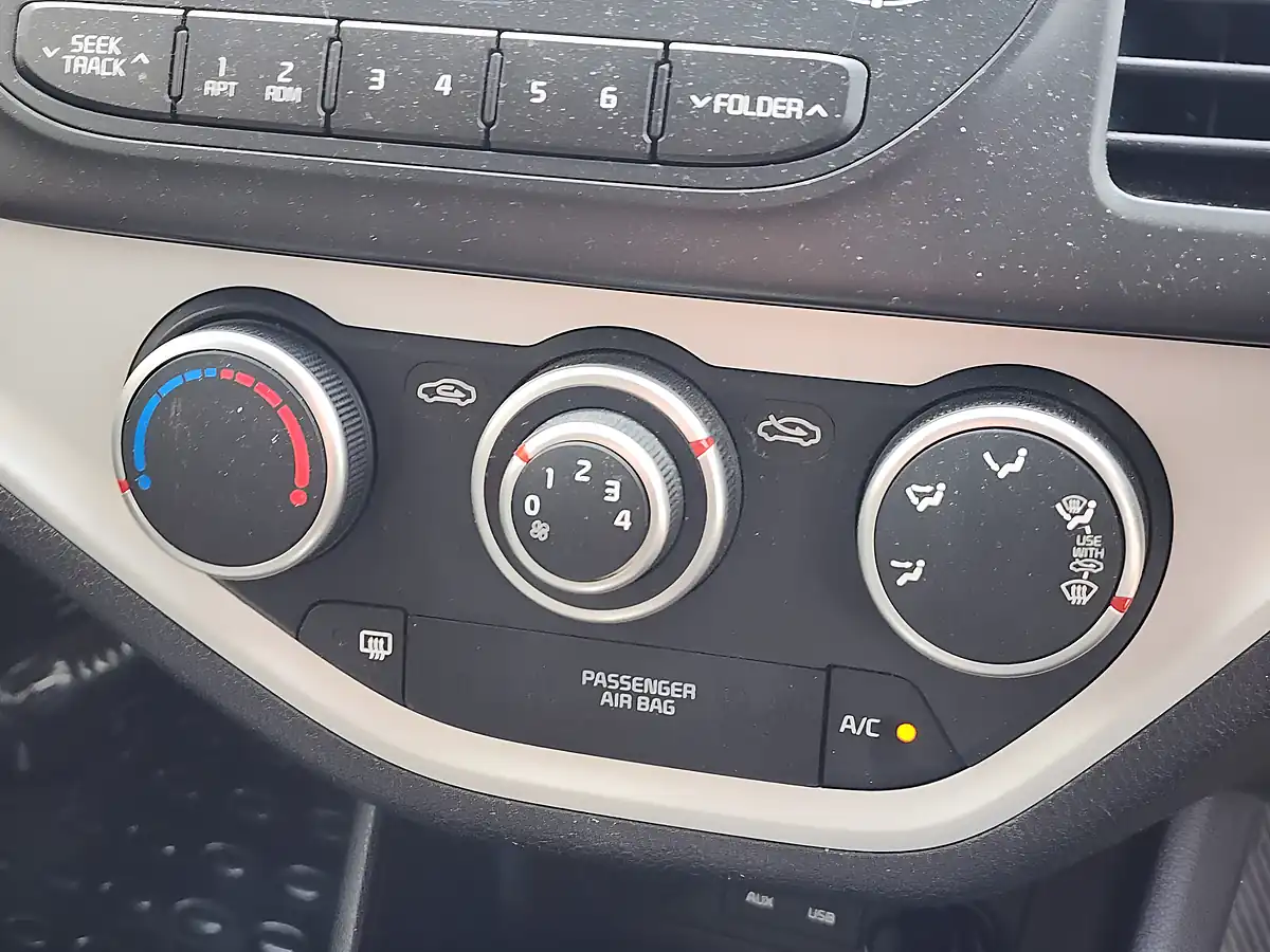 Used 2016 Kia Picanto 2 Black - Interior and Exterior details 11