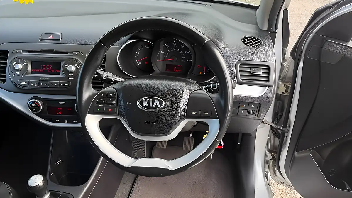 Used 2016 Kia Picanto 2 Silver - Interior and Exterior details 11