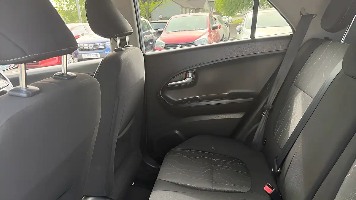Used 2016 Kia Picanto 2 Silver - Interior and Exterior details 14