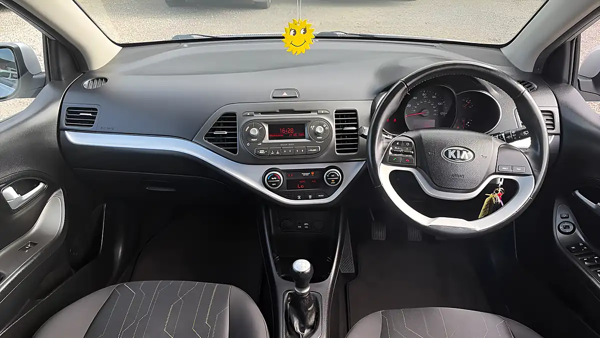Used 2016 Kia Picanto 2 Silver - Interior and Exterior details 7