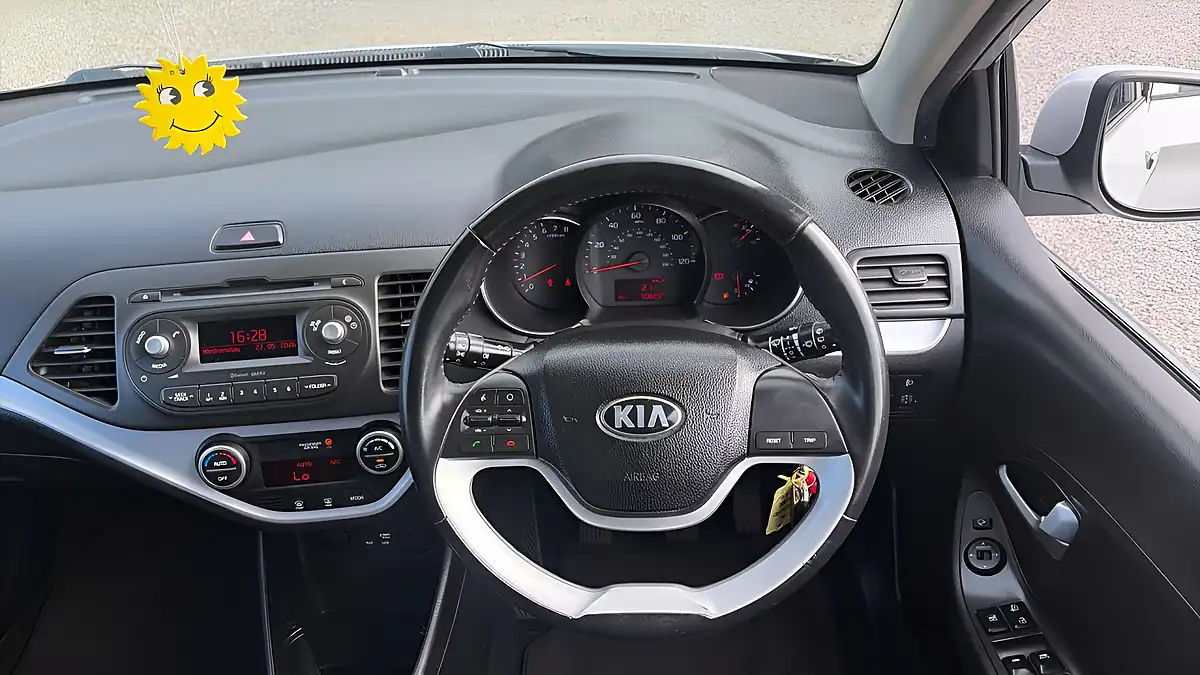 Used 2016 Kia Picanto 2 Silver - Interior and Exterior details 8