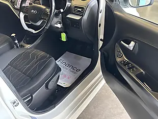 Used 2016 Kia Picanto 3 Snav White - Interior and Exterior details 13