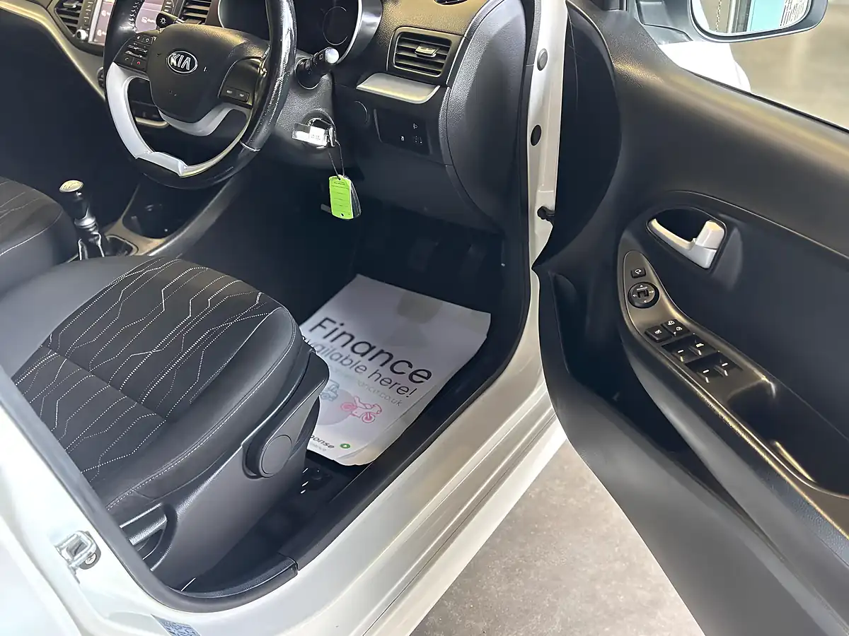 Used 2016 Kia Picanto 3 Snav White - Interior and Exterior details 13