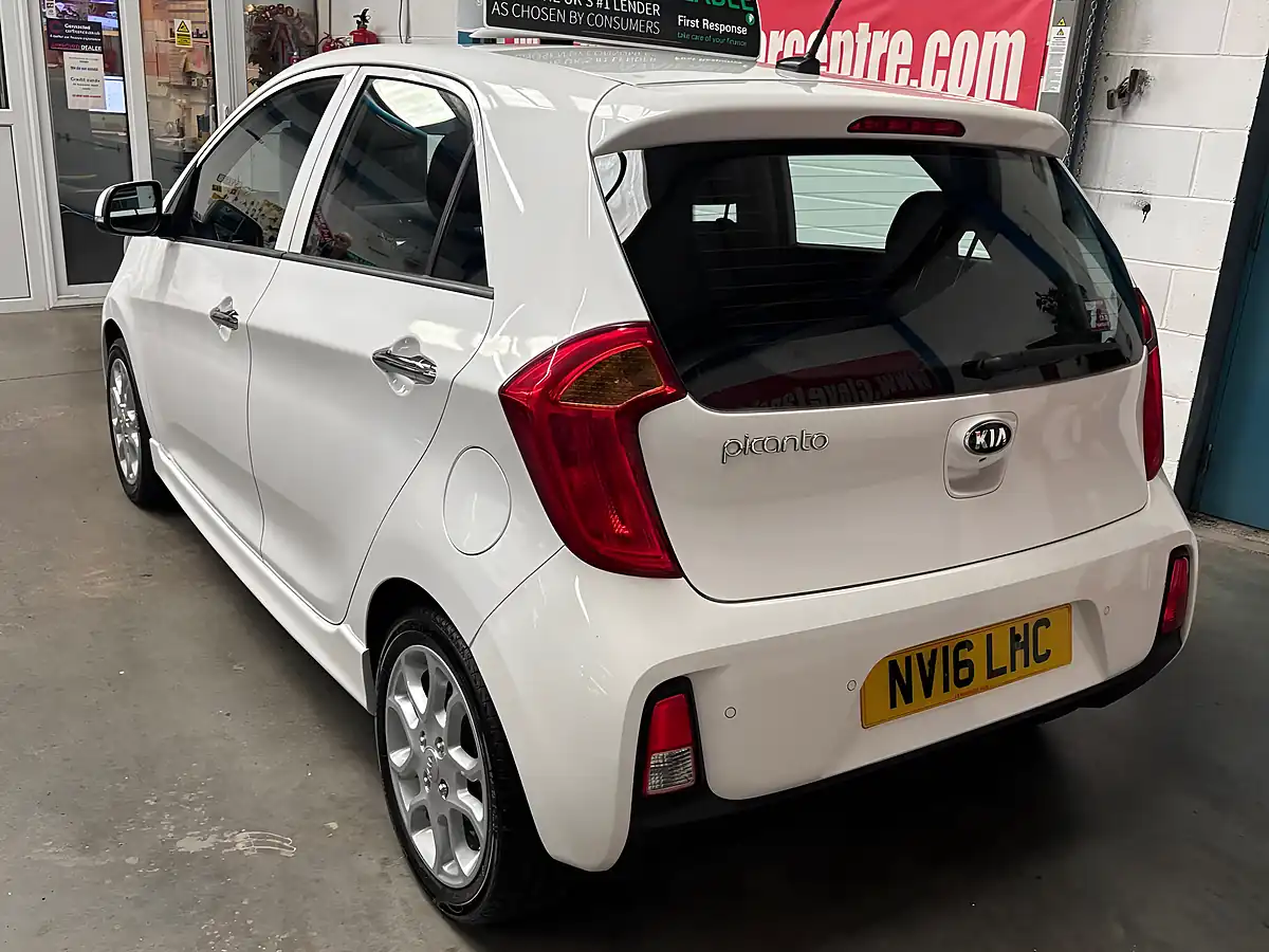 Used 2016 Kia Picanto 3 Snav White - Interior and Exterior details 4
