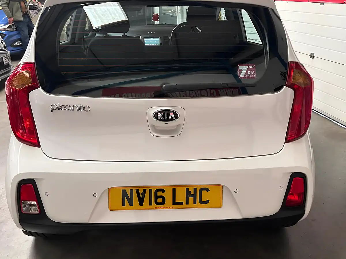 Used 2016 Kia Picanto 3 Snav White - Interior and Exterior details 5