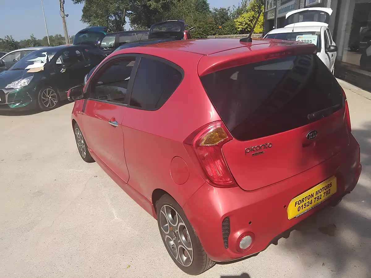 Used 2016 Kia Picanto Chilli - Interior and Exterior details 11
