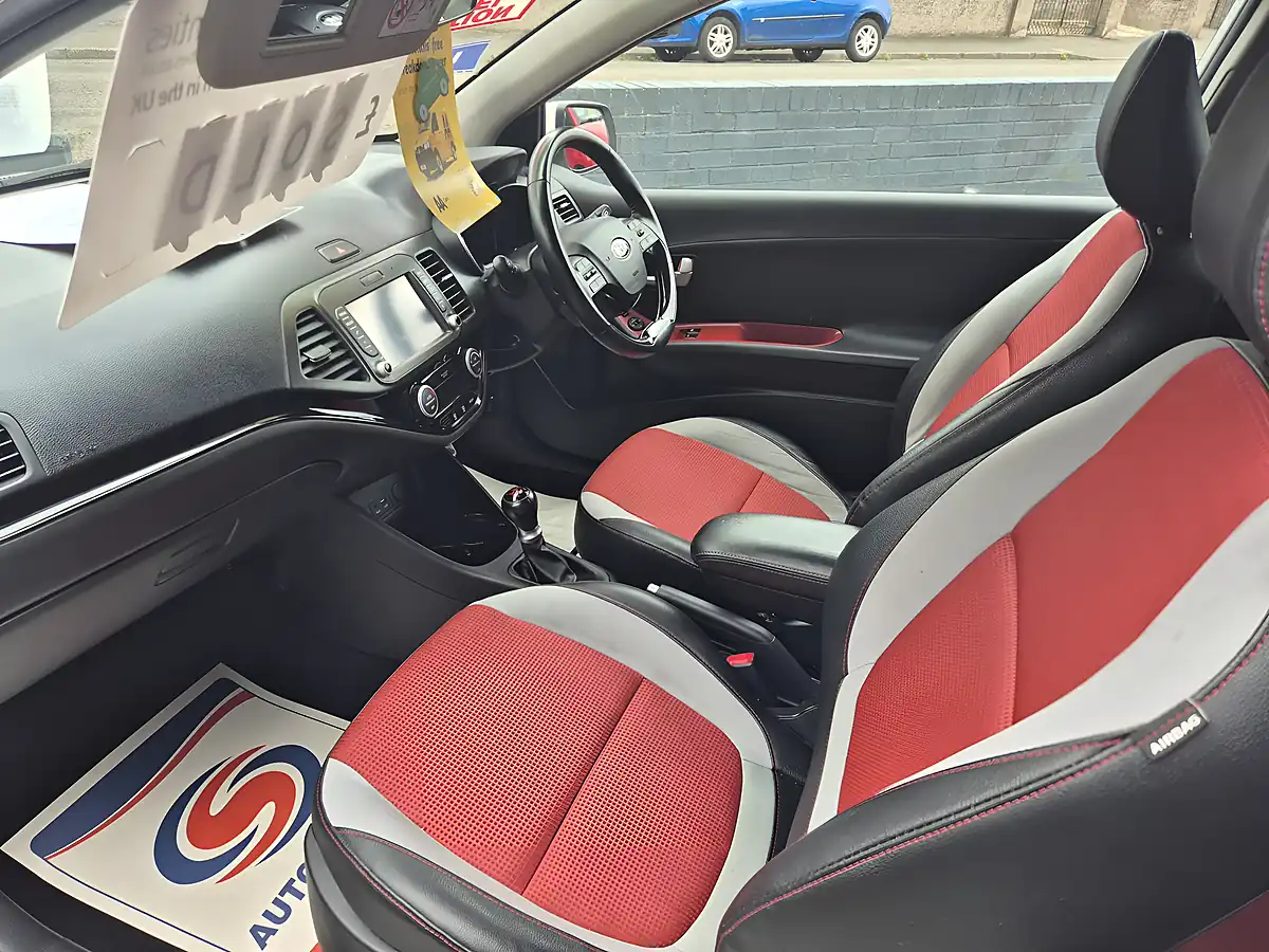 Used 2016 Kia Picanto Chilli White - Interior and Exterior details 11