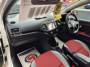 Used 2016 Kia Picanto Chilli White - Interior and Exterior details 12