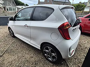Used 2016 Kia Picanto Chilli White - Interior and Exterior details 7