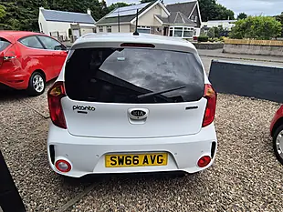 Used 2016 Kia Picanto Chilli White - Interior and Exterior details 8