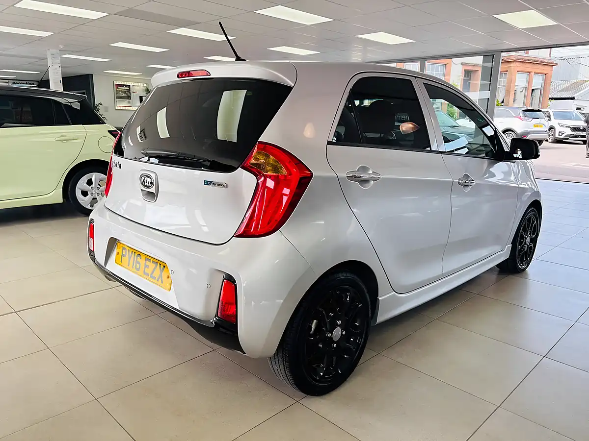 Used 2016 Kia Picanto Ecodynamics 4 Euro 5 (s/S) 5dr Silver - Interior and Exterior details 12