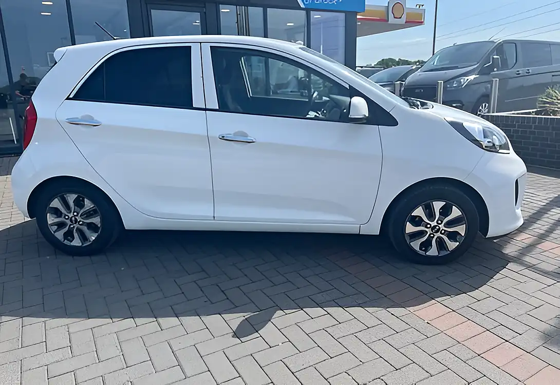 Used 2016 Kia Picanto Picanto 2 White - Interior and Exterior details 5