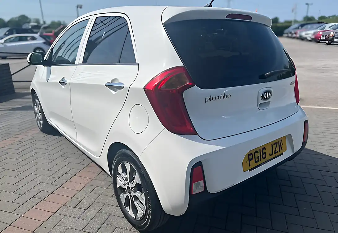 Used 2016 Kia Picanto Picanto 2 White - Interior and Exterior details 9