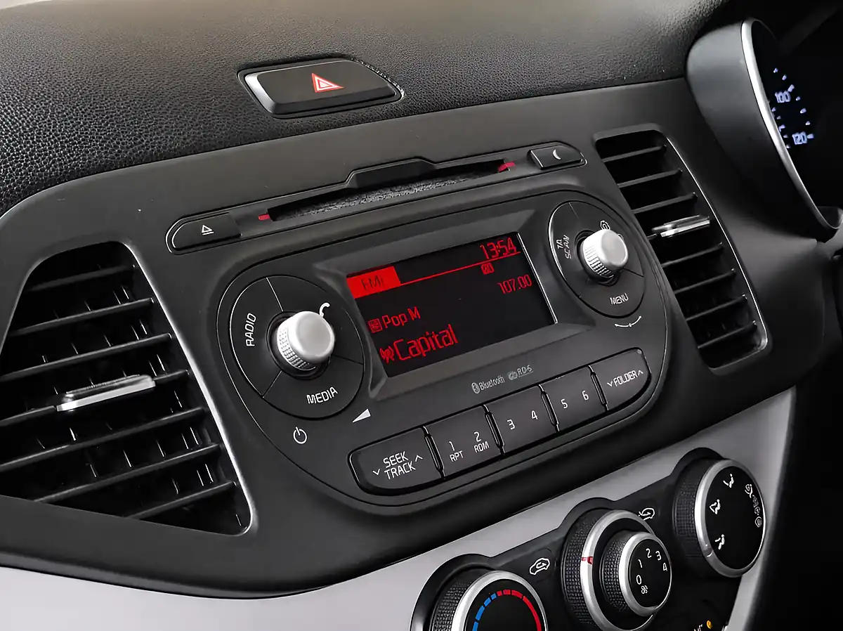 Used 2016 Kia Picanto SR7 Honey Yellow - Interior and Exterior details 4