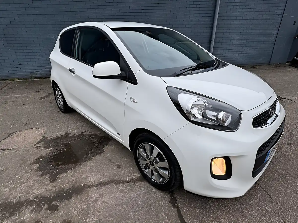 Used 2016 Kia Picanto SR7 White - Front View