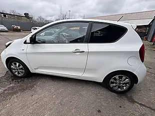 Used 2016 Kia Picanto SR7 White - Interior and Exterior details 12