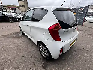 Used 2016 Kia Picanto SR7 White - Interior and Exterior details 14