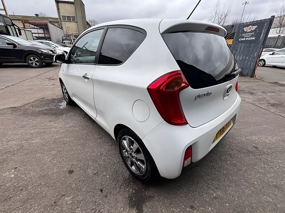 Used 2016 Kia Picanto SR7 White - Interior and Exterior details 14