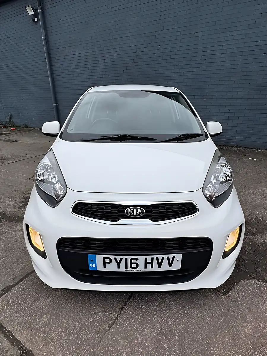 Used 2016 Kia Picanto SR7 White - Interior and Exterior details 6