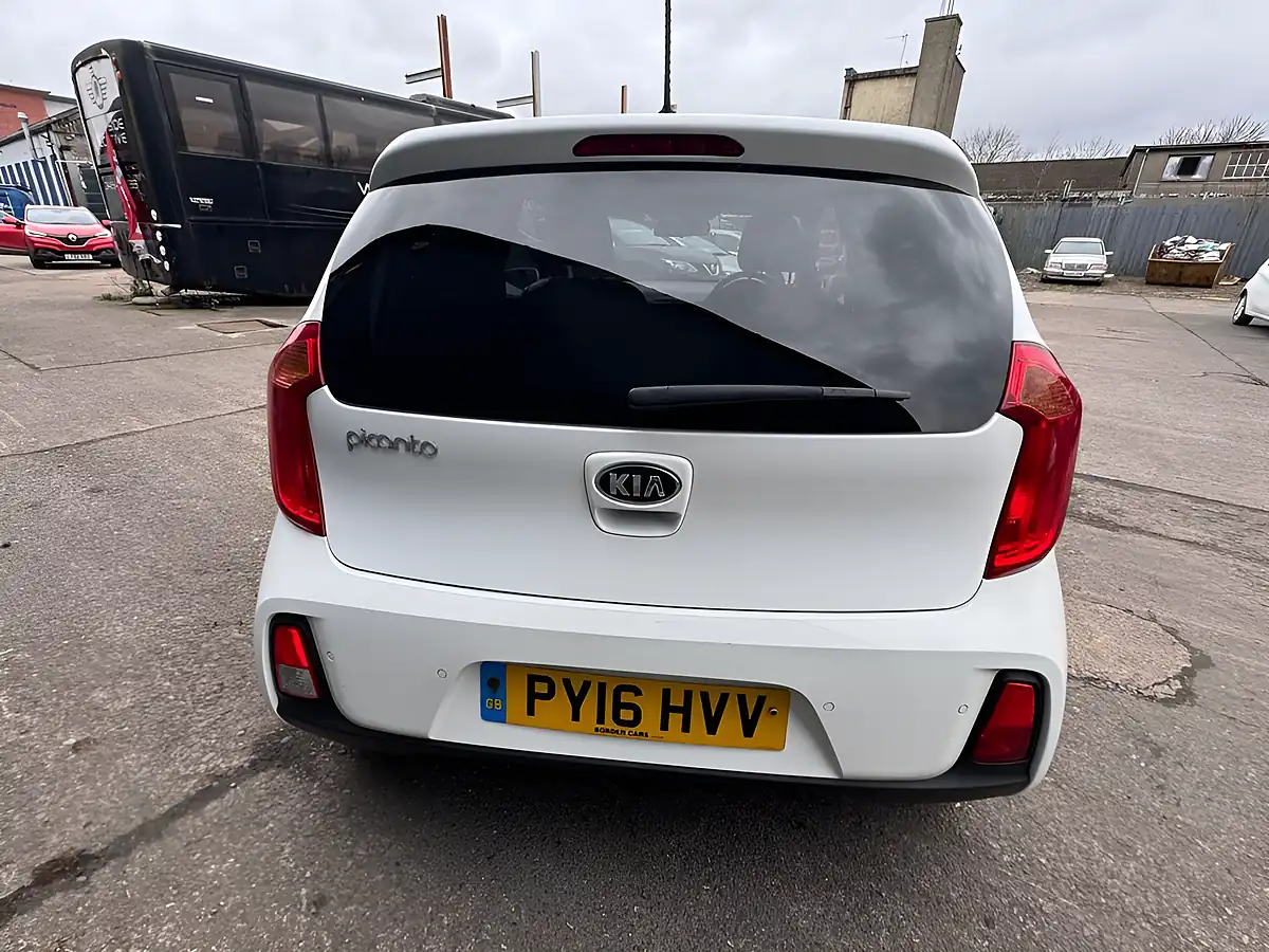 Used 2016 Kia Picanto SR7 White - Interior and Exterior details 9