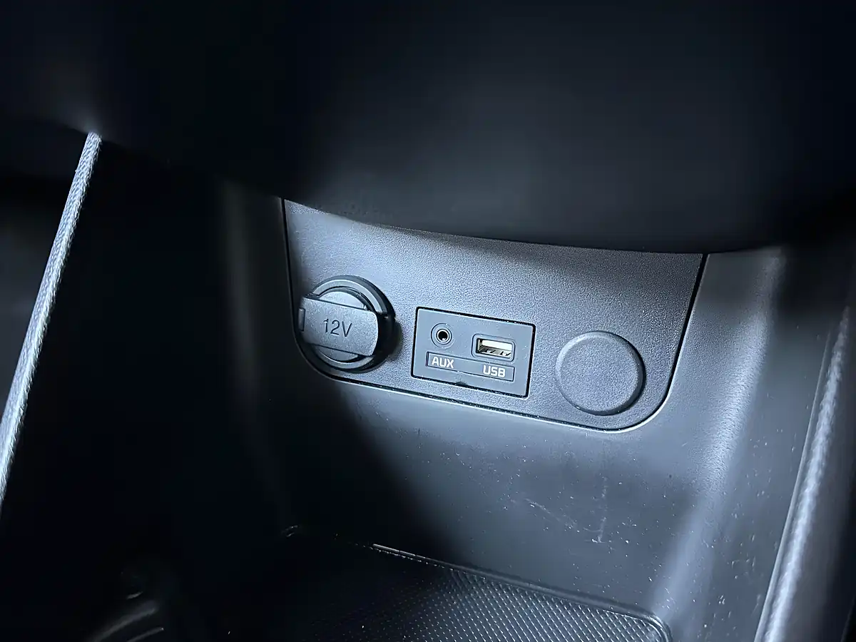 Used 2016 Kia Picanto SR7 White - Interior and Exterior details 14
