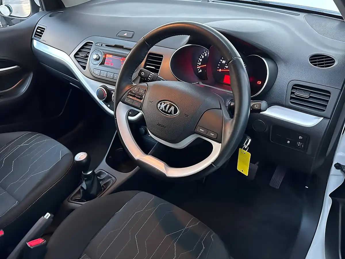 Used 2016 Kia Picanto SR7 White - Interior and Exterior details 3