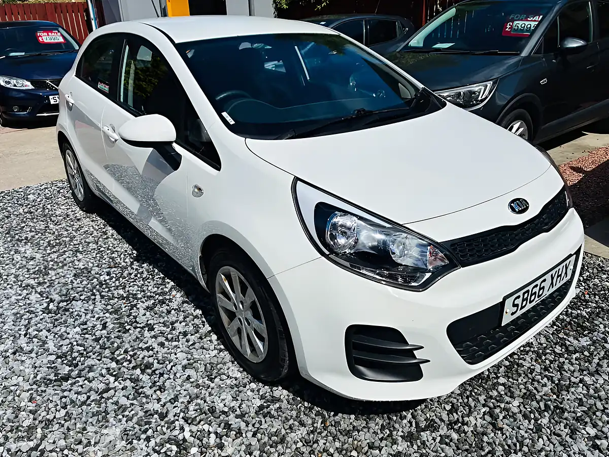 Used 2016 Kia Rio 1 Air White - Interior and Exterior details 7