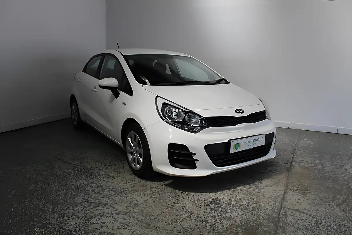 Used 2016 Kia Rio 1 Air White - Front View