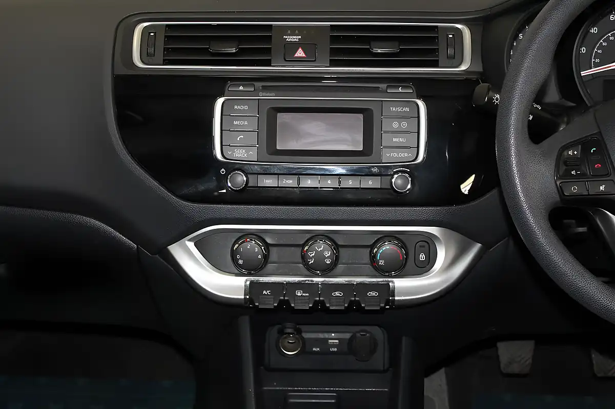 Used 2016 Kia Rio 1 Air White - Interior and Exterior details 14