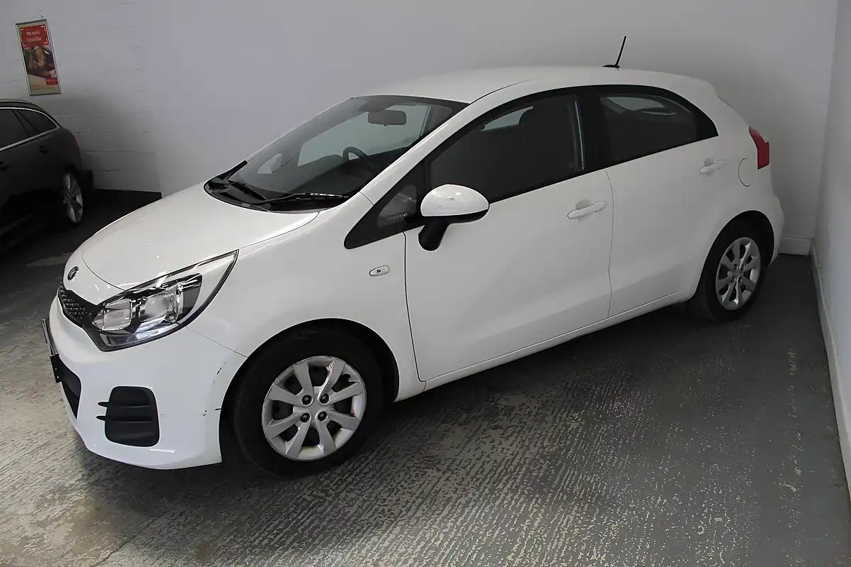 Used 2016 Kia Rio 1 Air White - Interior and Exterior details 4