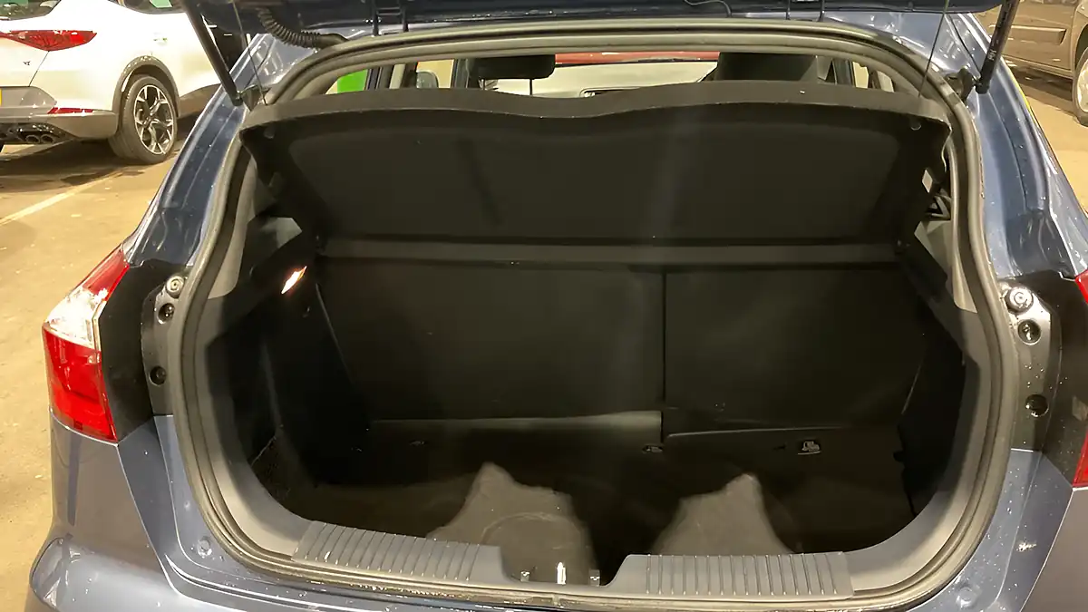 Used 2016 Kia Rio 2 Blue - Interior and Exterior details 5