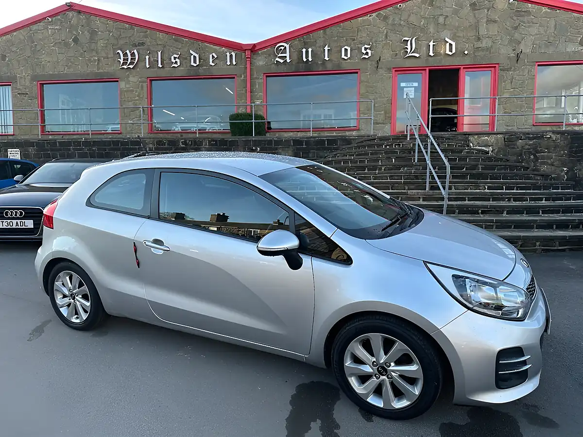 Used 2016 Kia Rio 2 Silver - Front View