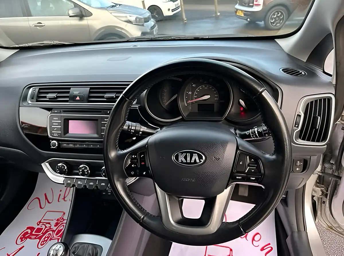 Used 2016 Kia Rio 2 Silver - Interior and Exterior details 12