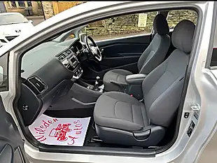 Used 2016 Kia Rio 2 Silver - Interior and Exterior details 15
