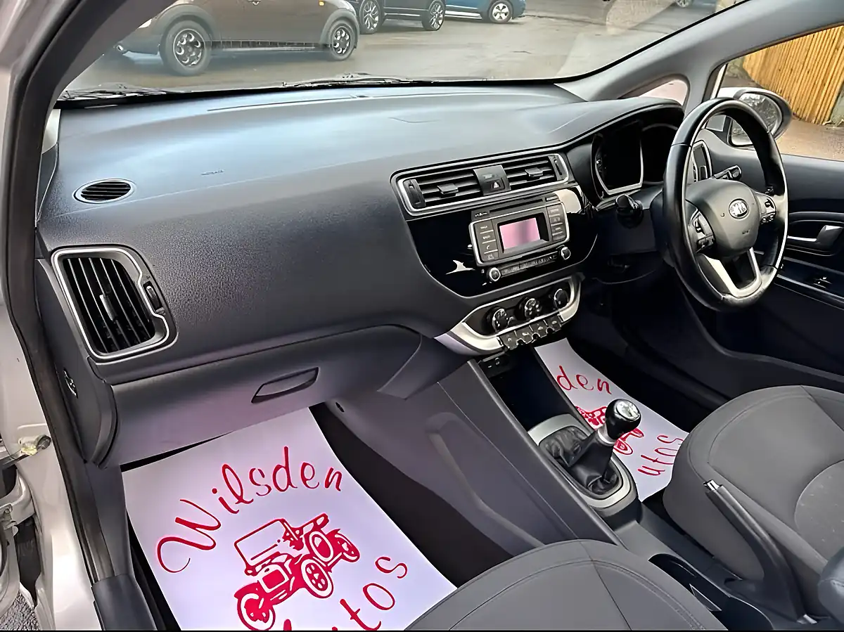 Used 2016 Kia Rio 2 Silver - Interior and Exterior details 16