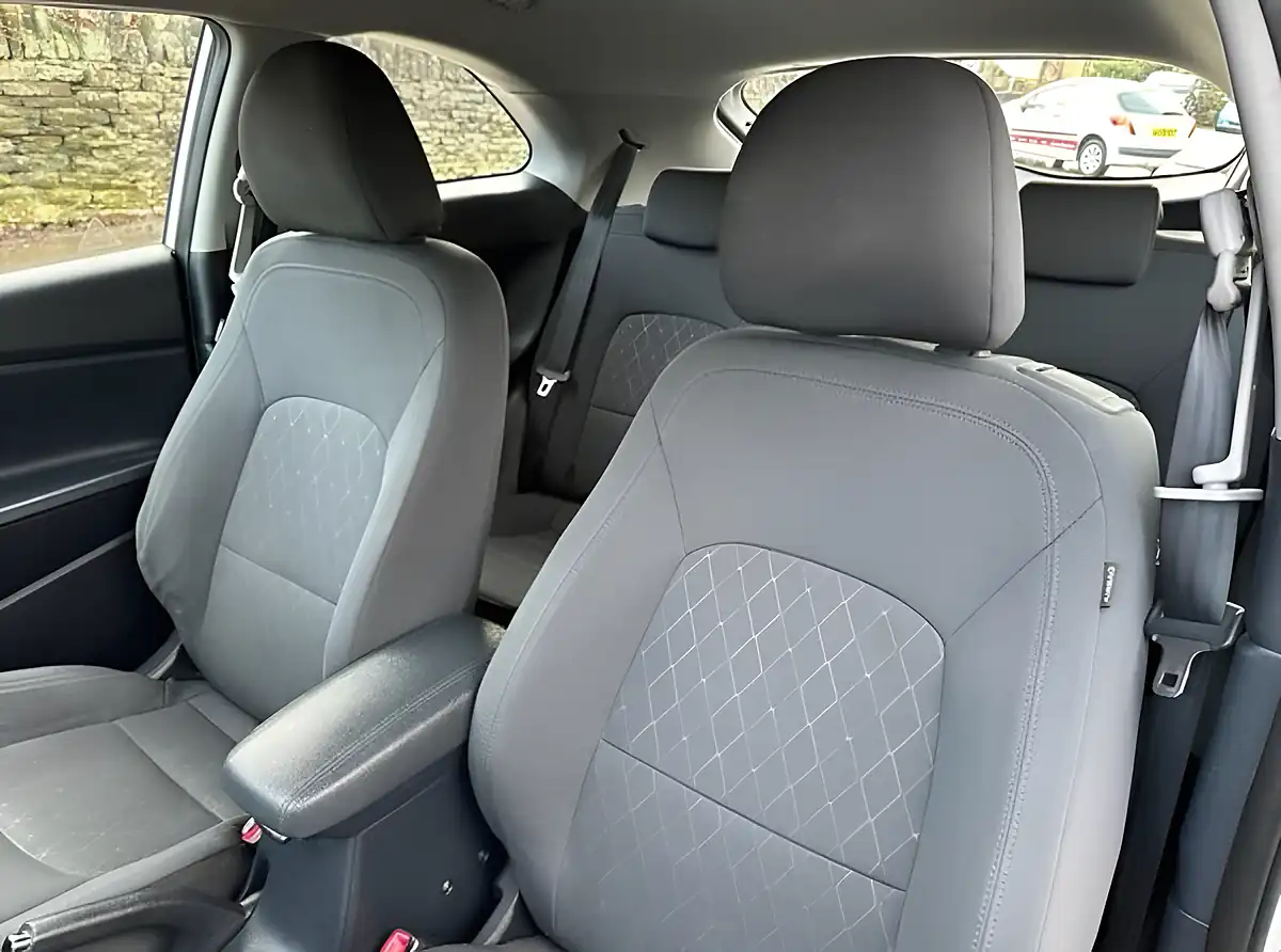 Used 2016 Kia Rio 2 Silver - Interior and Exterior details 17