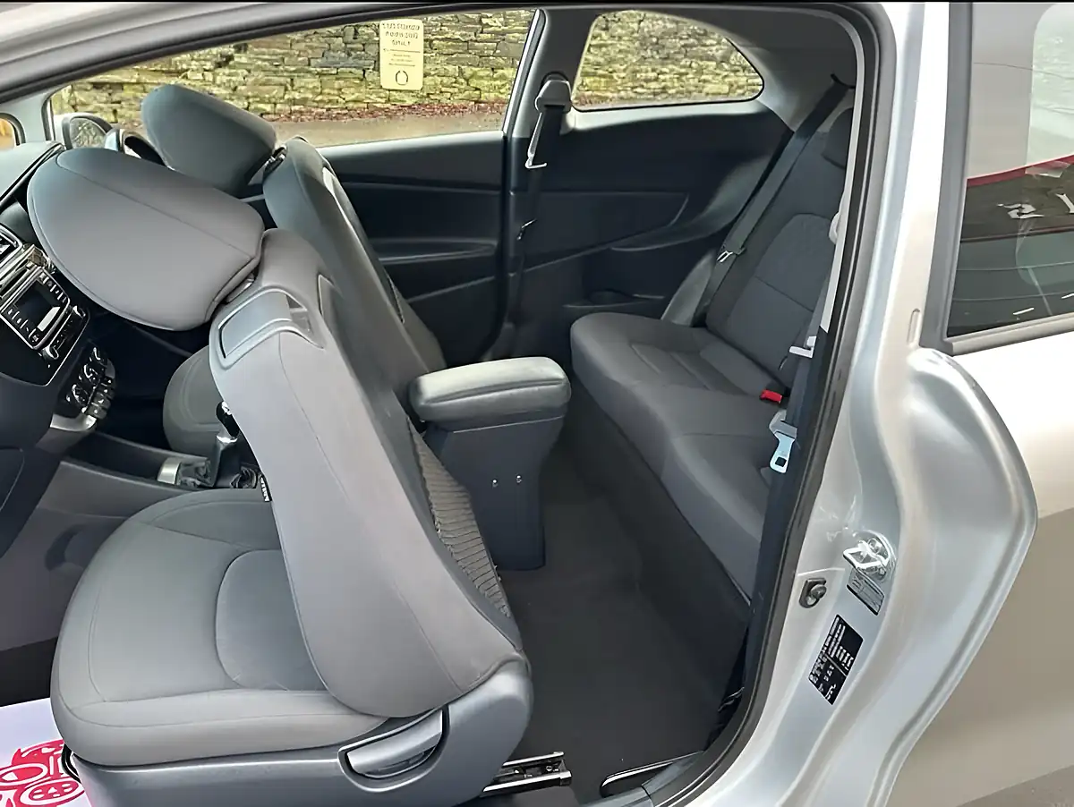 Used 2016 Kia Rio 2 Silver - Interior and Exterior details 20