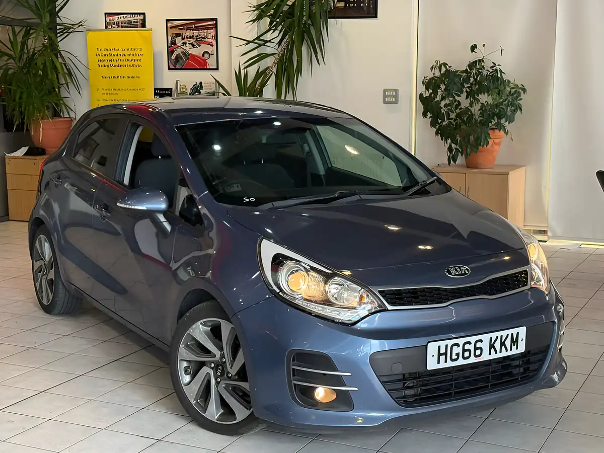 Used 2016 Kia Rio 3 Blue - Front View