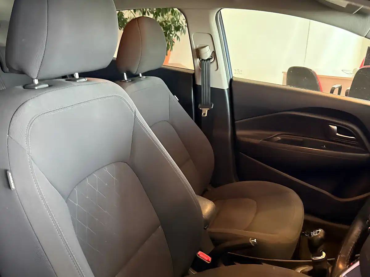 Used 2016 Kia Rio 3 Blue - Interior and Exterior details 11