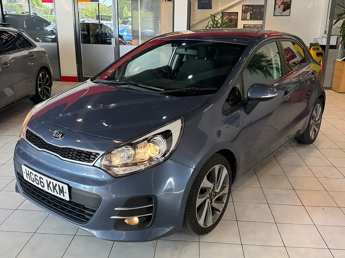 Used 2016 Kia Rio 3 Blue - Interior and Exterior details 4