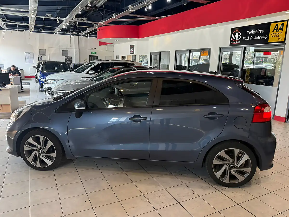 Used 2016 Kia Rio 3 Blue - Interior and Exterior details 5