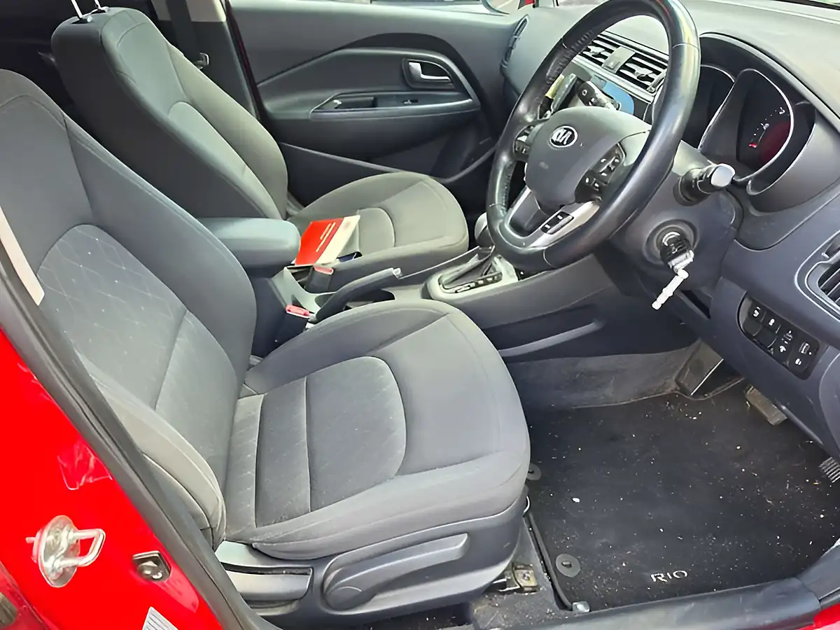 Used 2016 Kia Rio 3 Red - Interior and Exterior details 4