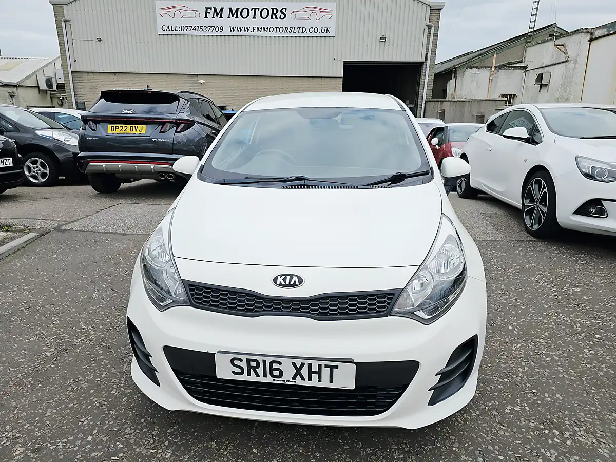 Used 2016 Kia Rio 3dr White - Front View