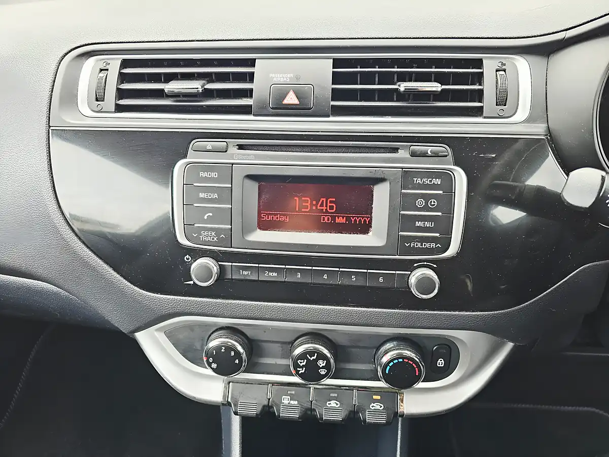 Used 2016 Kia Rio 3dr White - Interior and Exterior details 12