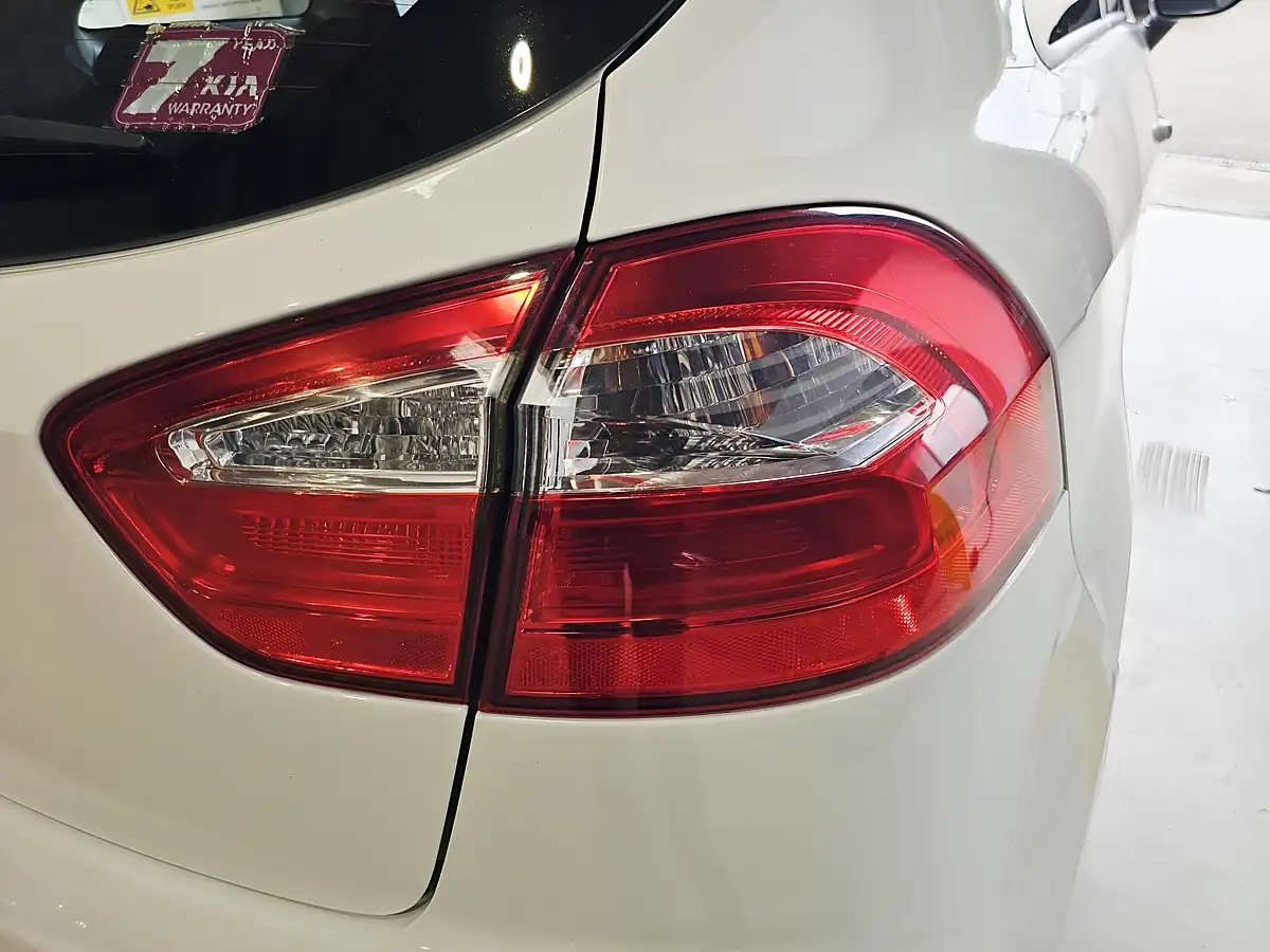 Used 2016 Kia Rio 3dr White - Interior and Exterior details 17