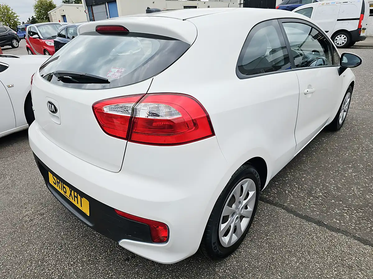 Used 2016 Kia Rio 3dr White - Interior and Exterior details 5