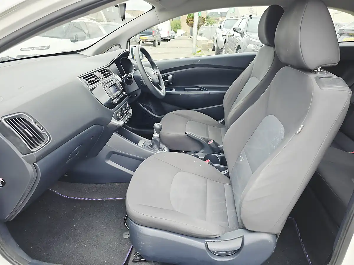 Used 2016 Kia Rio 3dr White - Interior and Exterior details 7