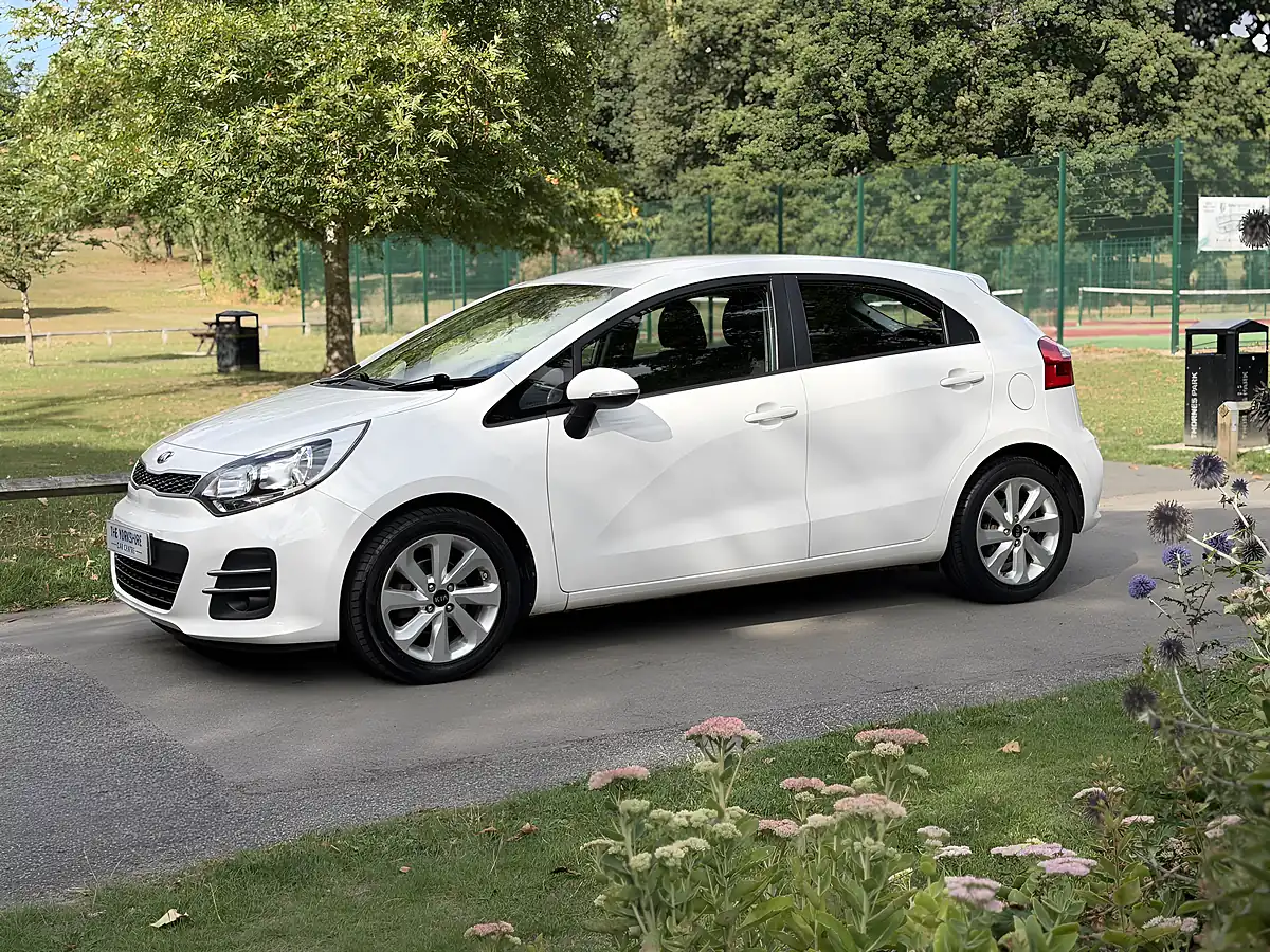 Used 2016 Kia Rio Ecodynamics 2 White - Interior and Exterior details 5